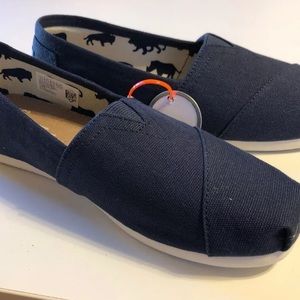 TOMS blue canvas women’s shoes